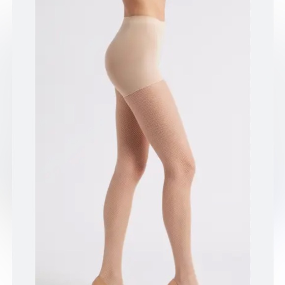 Nordstrom Accessories - 🌸NIP Nordstrom Control Top Hosiery - size Womens B